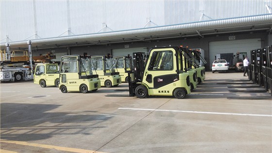 中國(guó)南方航空采購(gòu)杭州叉車案例