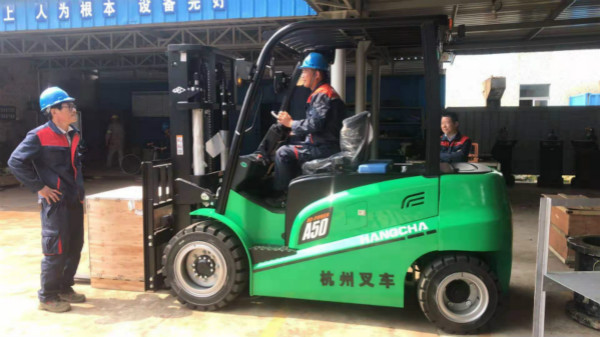 恭喜你！在50歲之前知道了這份杭叉叉車作業(yè)步驟！
