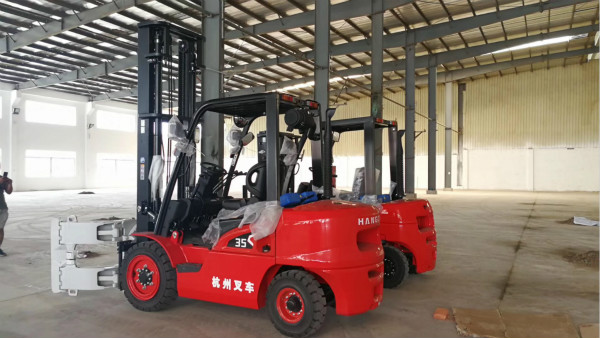 杭叉，您身邊的叉車屬具定制專家，想要的趕緊看過(guò)來(lái)啦！