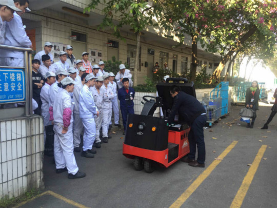 杭叉助力汽車行業(yè)：電動(dòng)叉車和牽引車取長(zhǎng)補(bǔ)短，共提效率！