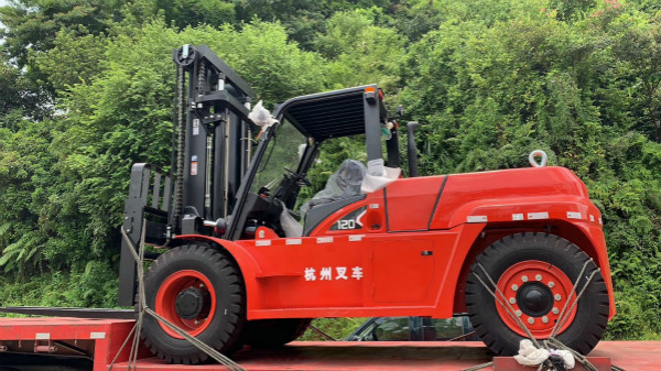 內(nèi)燃叉車動(dòng)力不足？機(jī)油要保養(yǎng)！