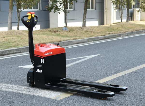 杭叉：電動(dòng)搬運(yùn)車這么好用，你現(xiàn)在才知道嗎？