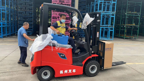 天氣冷了，叉車應(yīng)該怎么用才正確？